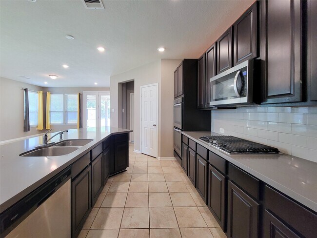 Building Photo - 14202 Persimmon Woods Dr