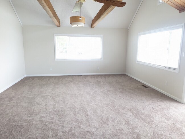 Building Photo - 343 Sundown Rd