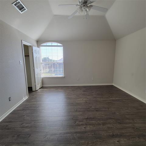 Building Photo - 5400 Meadow Valley Dr