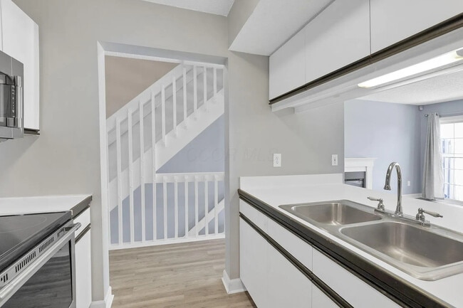 Building Photo - 2014 Burbridge Ln