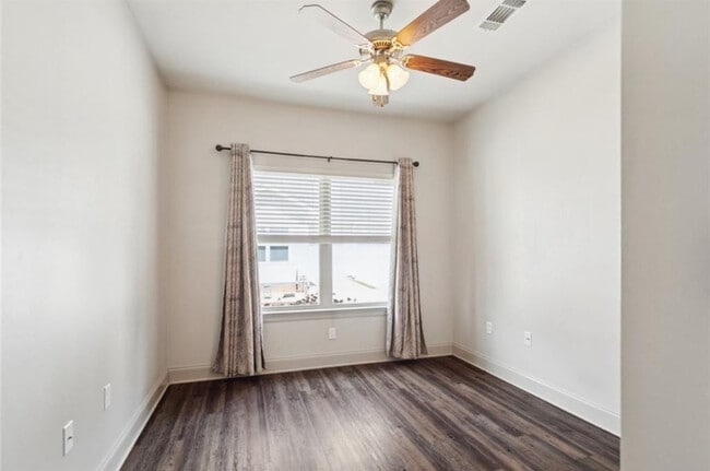 Building Photo - 3005 Dundee Loop S