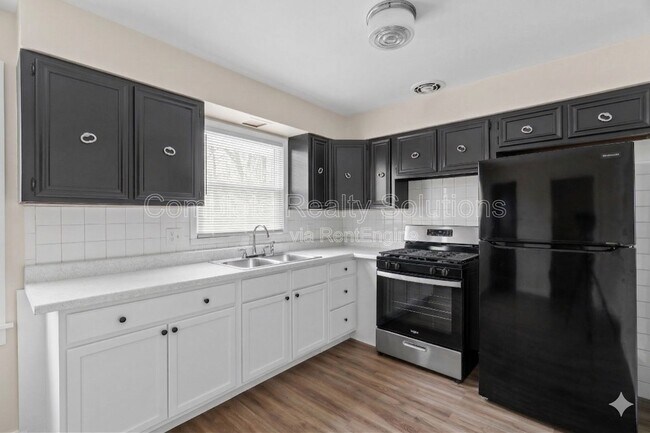 Building Photo - 7486 Castro Dr