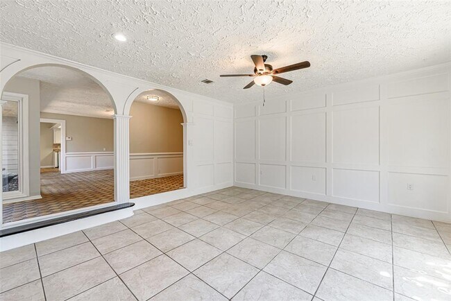 Building Photo - 102 Butlers Ct