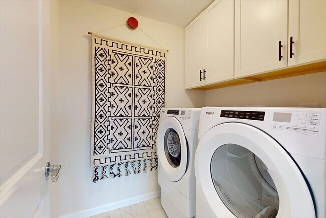 Building Photo - 129 Cold Brk Dr