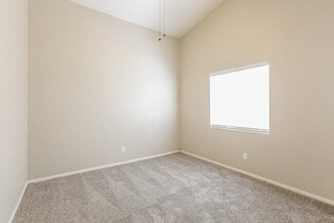 Building Photo - 6364 Gentlewood Ave