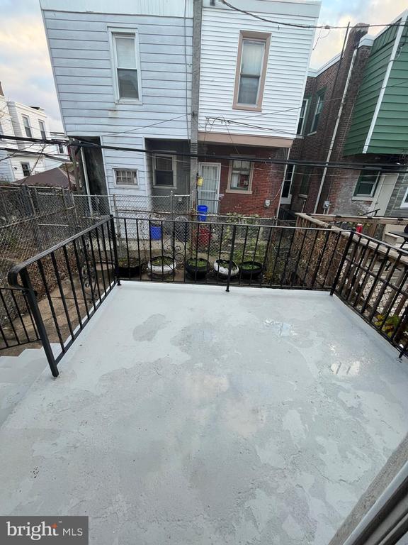 Building Photo - 5712 Cedar Ave