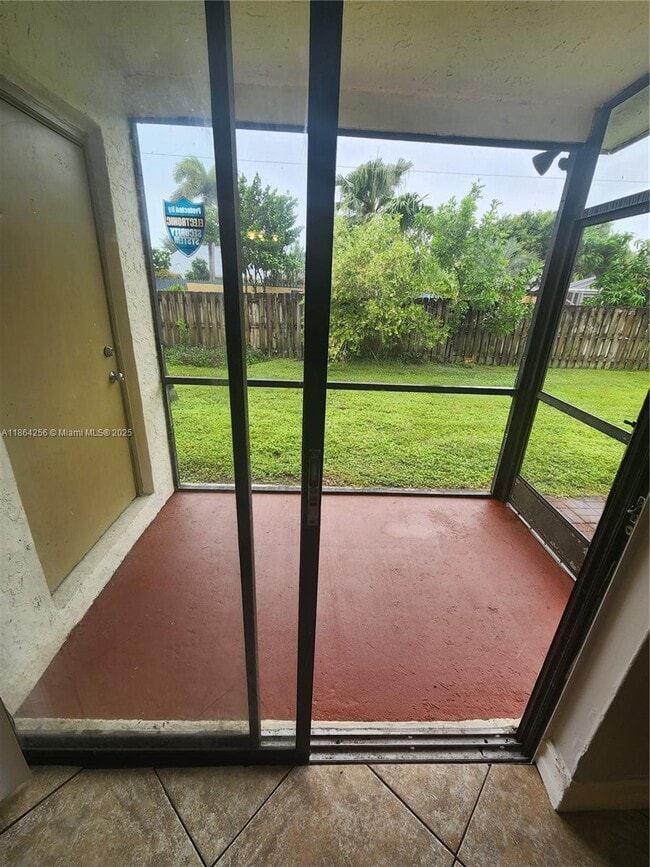 Building Photo - 10960 NW 29th Ct