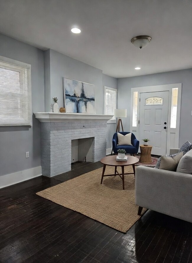 Building Photo - 2030 Hazelwood St