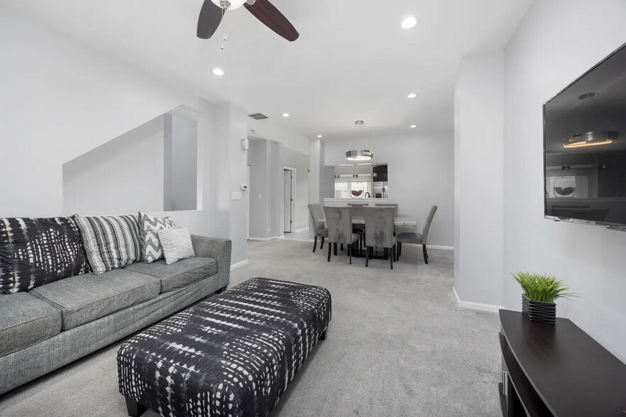 Building Photo - 9411 Harrison St