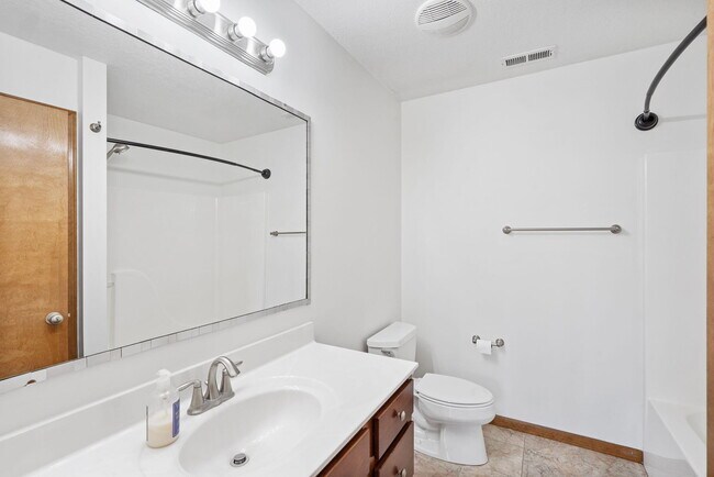 Building Photo - 5104 Sandstone Dr