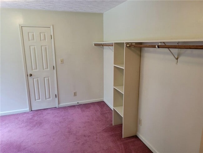 Building Photo - 3798 Lee Ridge Way SW