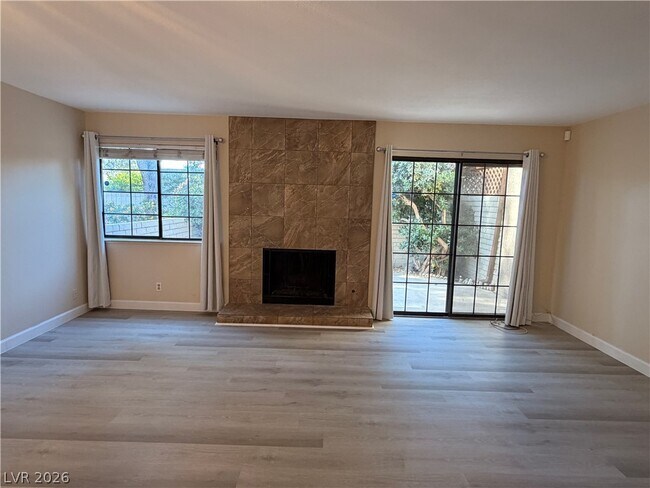 Building Photo - 3267 Dawnflower St