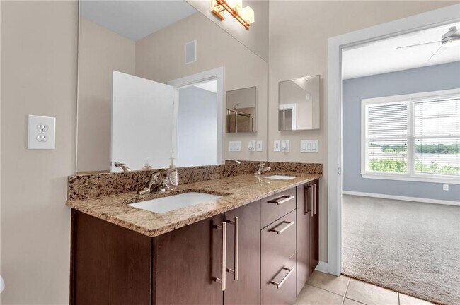 Building Photo - 870 Inman Vlg Pkwy NE