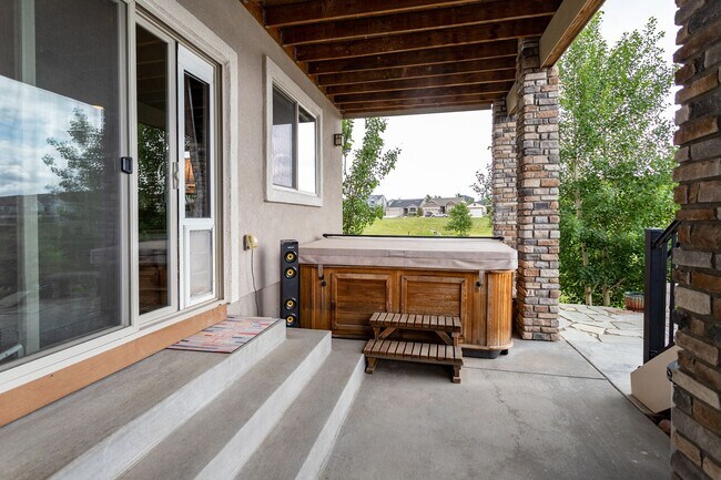 Building Photo - Spacious 4-Bedroom Home in Prestigious For...