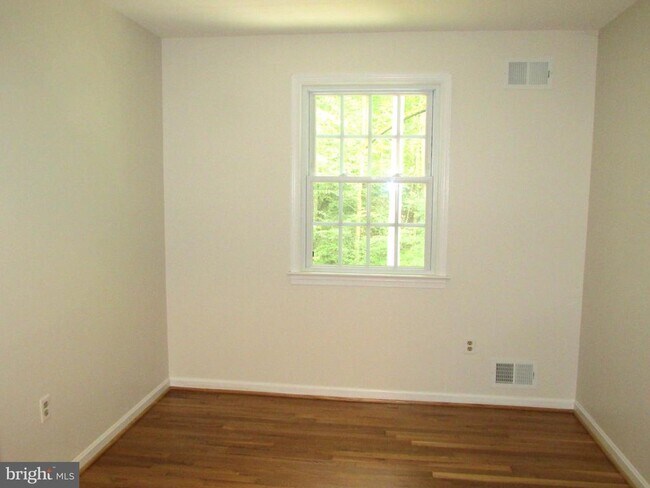 Building Photo - 8710 Nero St
