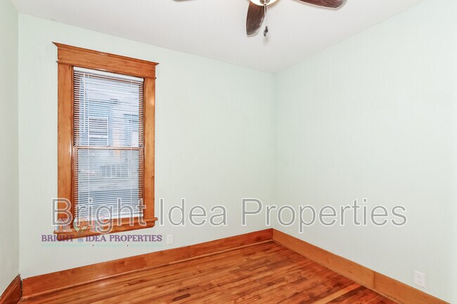 Building Photo - 801 4th St E