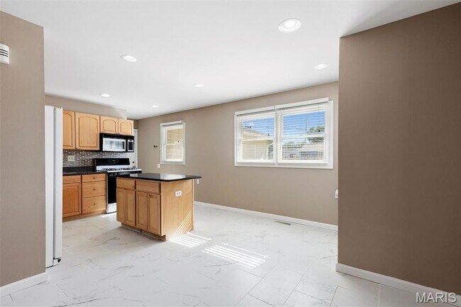 Building Photo - 3205 Fleet Ln