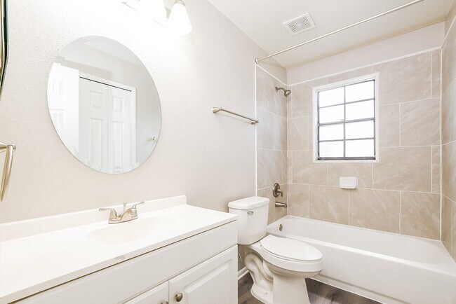 Building Photo - 1275 Pin Oak Dr