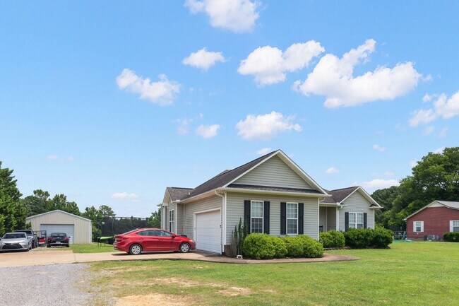 Building Photo - 6090 Cox Gap Rd