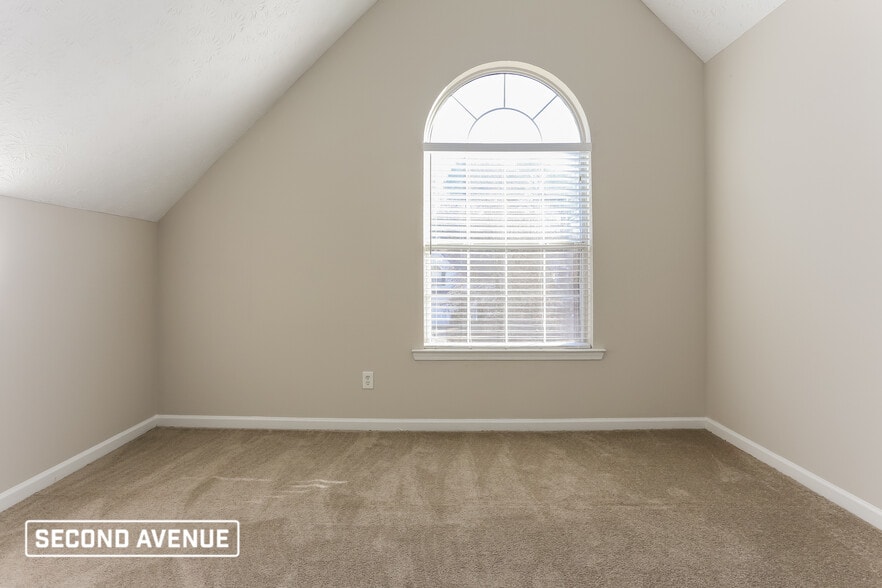 Building Photo - 1600 Beech Grove Dr