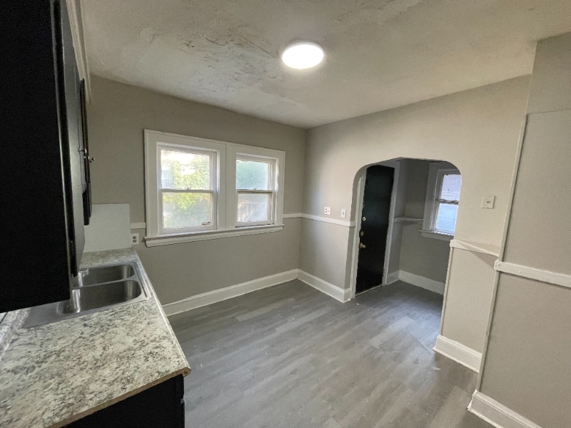 Building Photo - 3437 E 103rd St