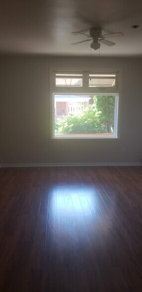 Building Photo - 112 N Fairmount St