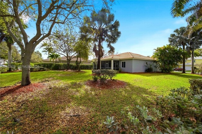 Building Photo - 2615 SE 5th Ct