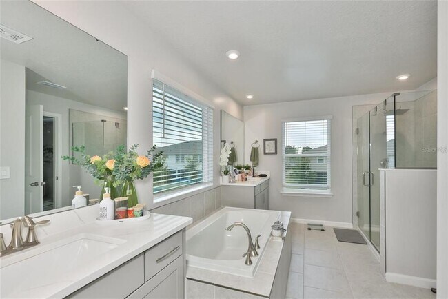 Building Photo - 1123 Crk Vly Ct