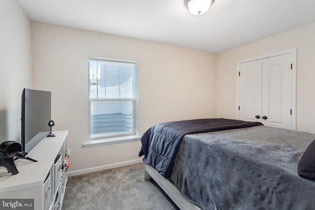 Building Photo - 9301 Cedar Forest Dr