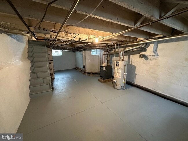 Building Photo - 2525 1/2 Edgemont Street Unit