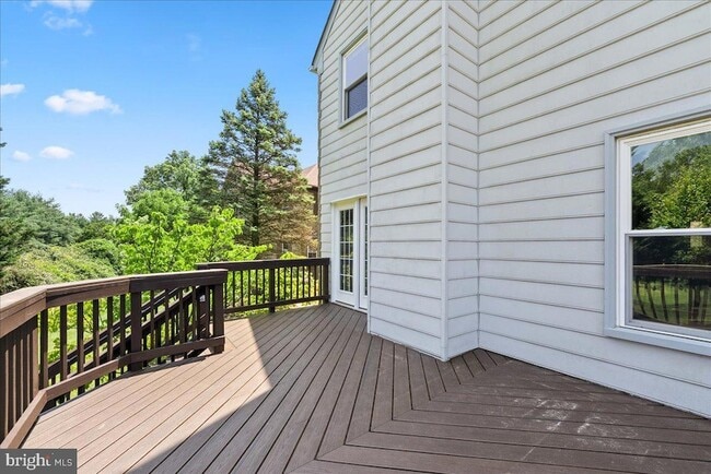 Building Photo - 4527 Sawgrass Ct
