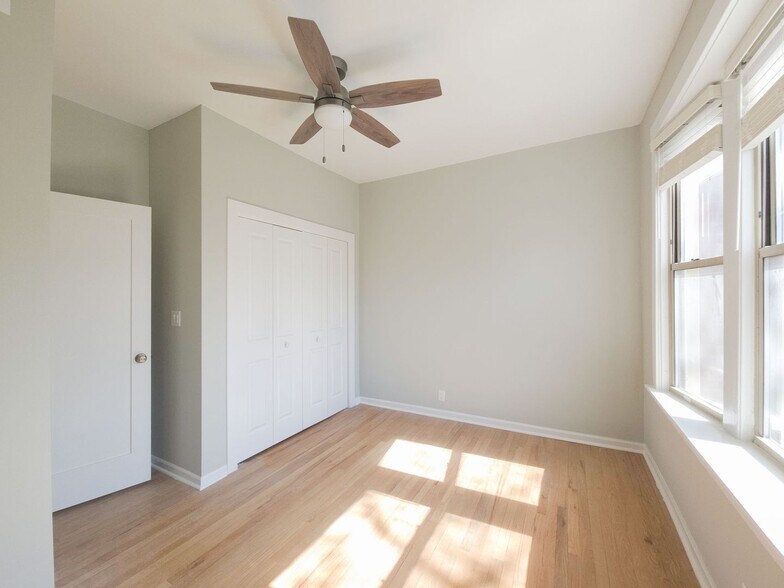 Building Photo - 1940 W Winona St