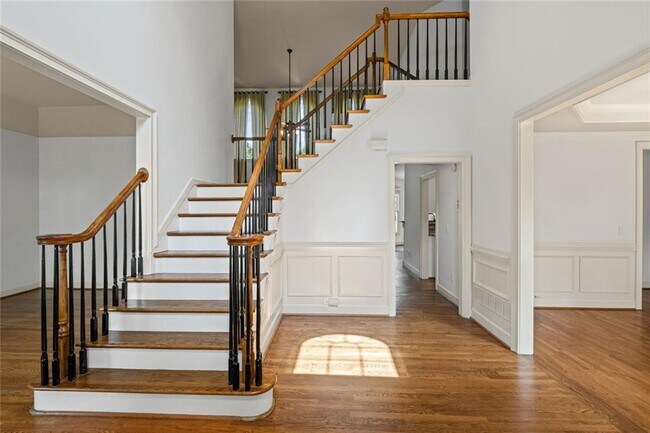 Building Photo - 12857 Waterside Dr