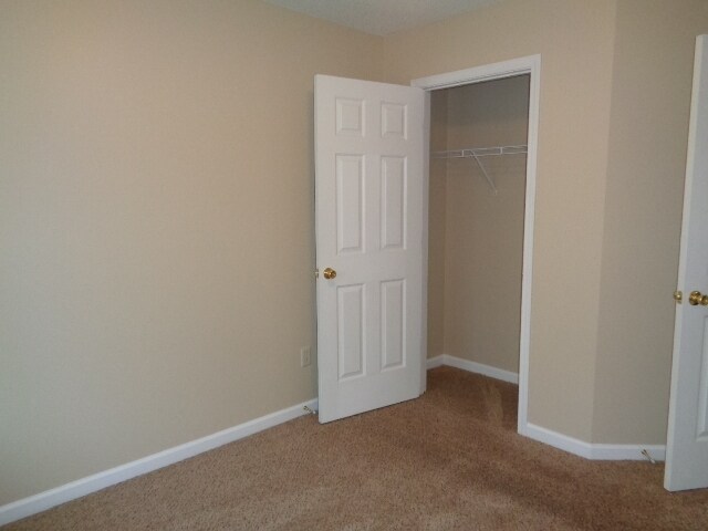 Building Photo - 7864 Parkmont Dr