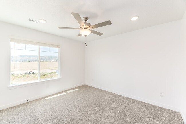 Building Photo - 4198 W Gooseneck Ct