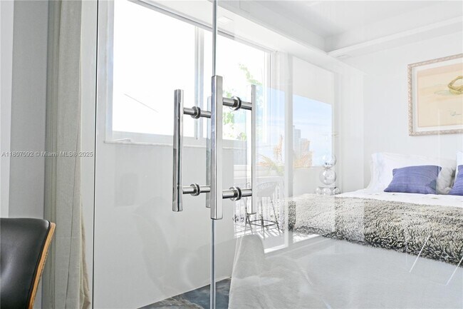 Building Photo - 401 Ocean Dr