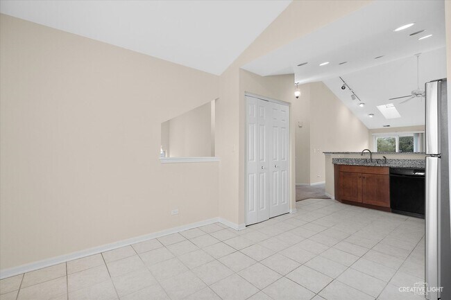 Building Photo - 3073 Kentshire Cir