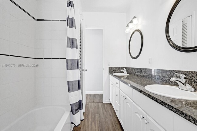 Building Photo - 949 SE 10th Ct