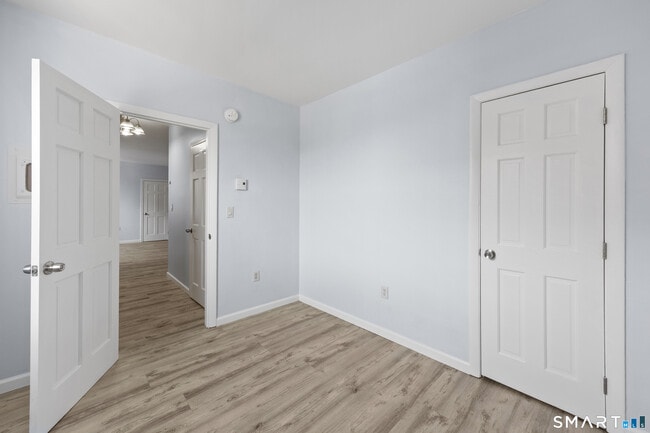 Building Photo - 60 Center St