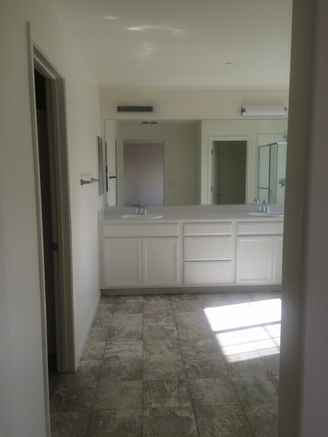 Building Photo - 10842 Arrington Dr