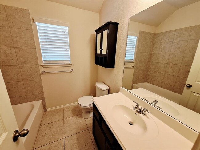Building Photo - 525 Loma Cedro Bend