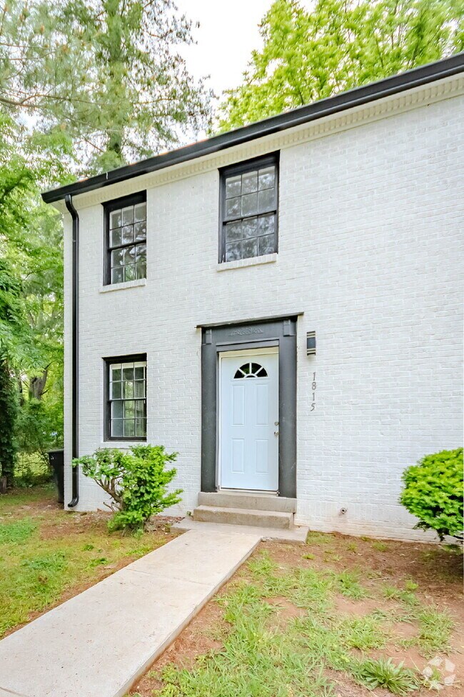Building Photo - Fantastic 2 Bed, 1 Bath.  Walk to MTSU! Ut...