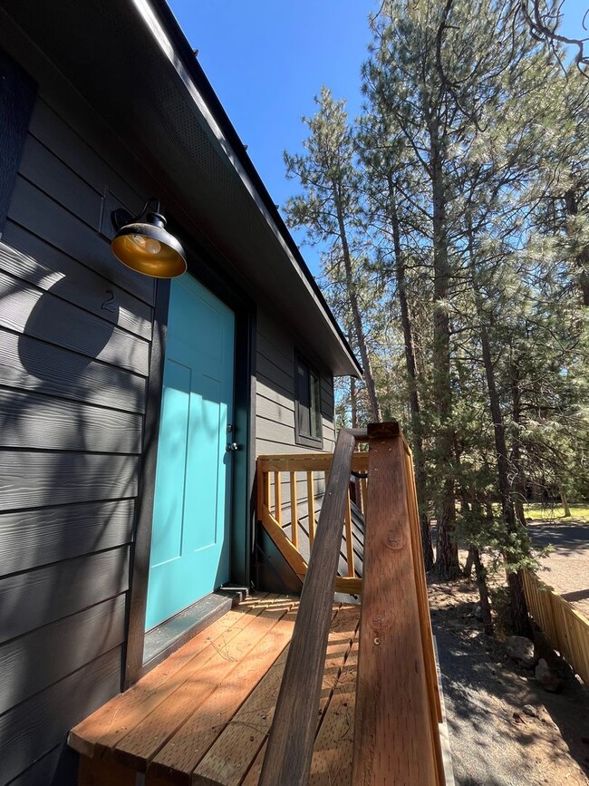 Building Photo - Spectacular BRAND NEW 1-bed/1-bath apartment with Mt Views! ***Utilities included!***