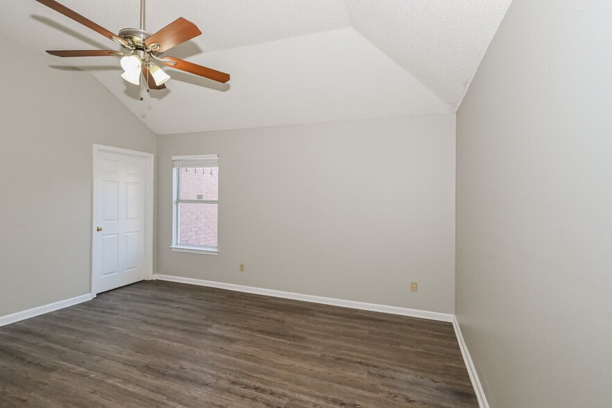 Building Photo - 5979 Prairie Cove