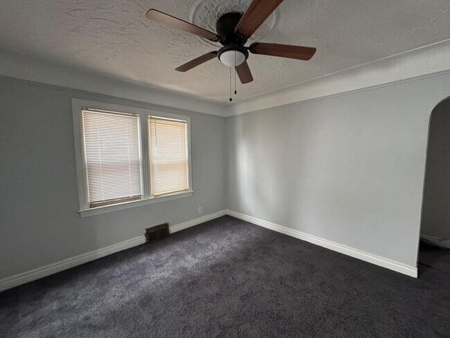 Building Photo - 10422 Morley St