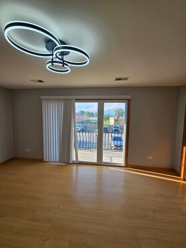 Building Photo - 7702 W 87th Pl