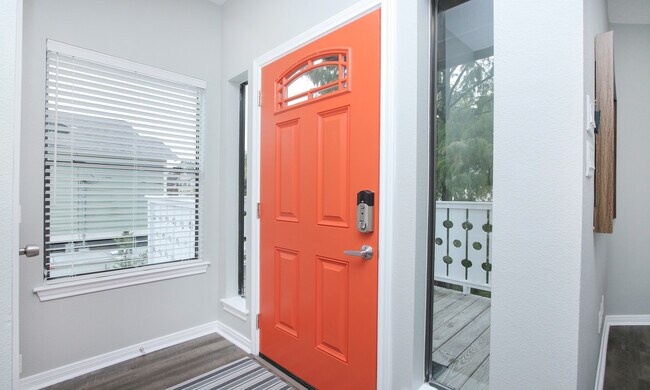 Building Photo - 131 Pine Rd