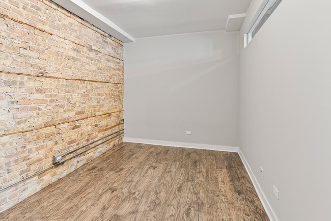 Building Photo - 3 Bedroom Apartment in River North - June 1st