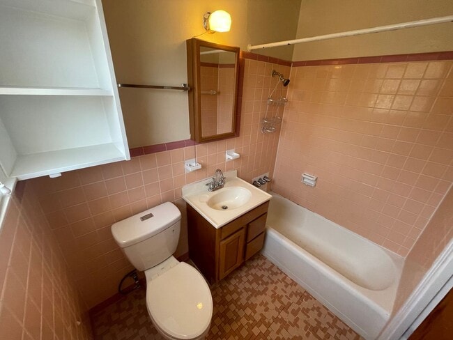 Building Photo - 1320 Postoffice St