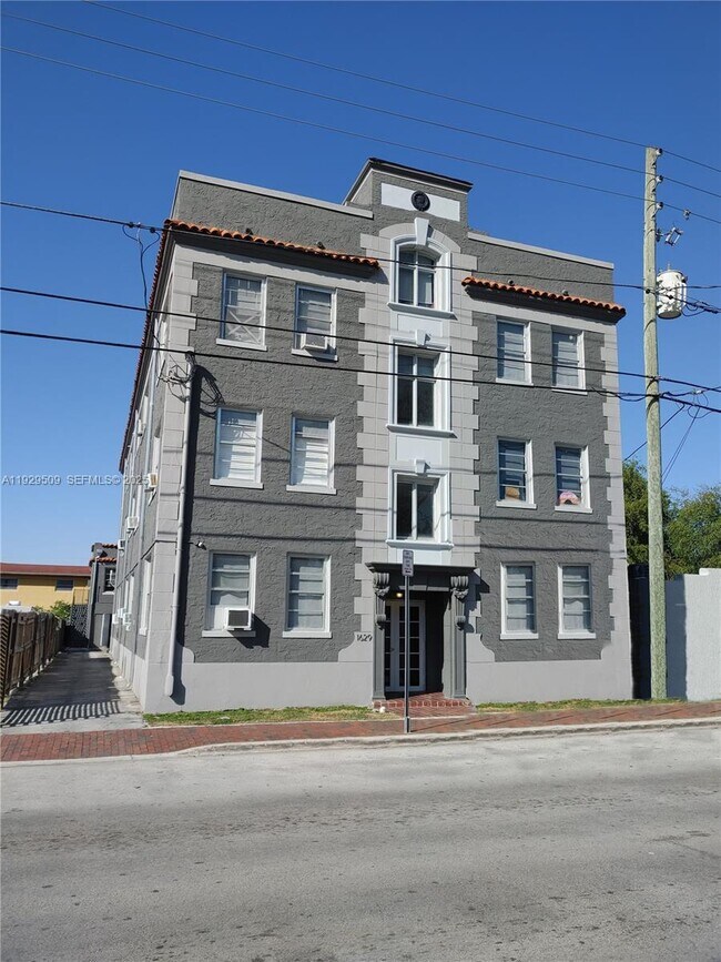 Primary Photo - 1629 SW 6th St